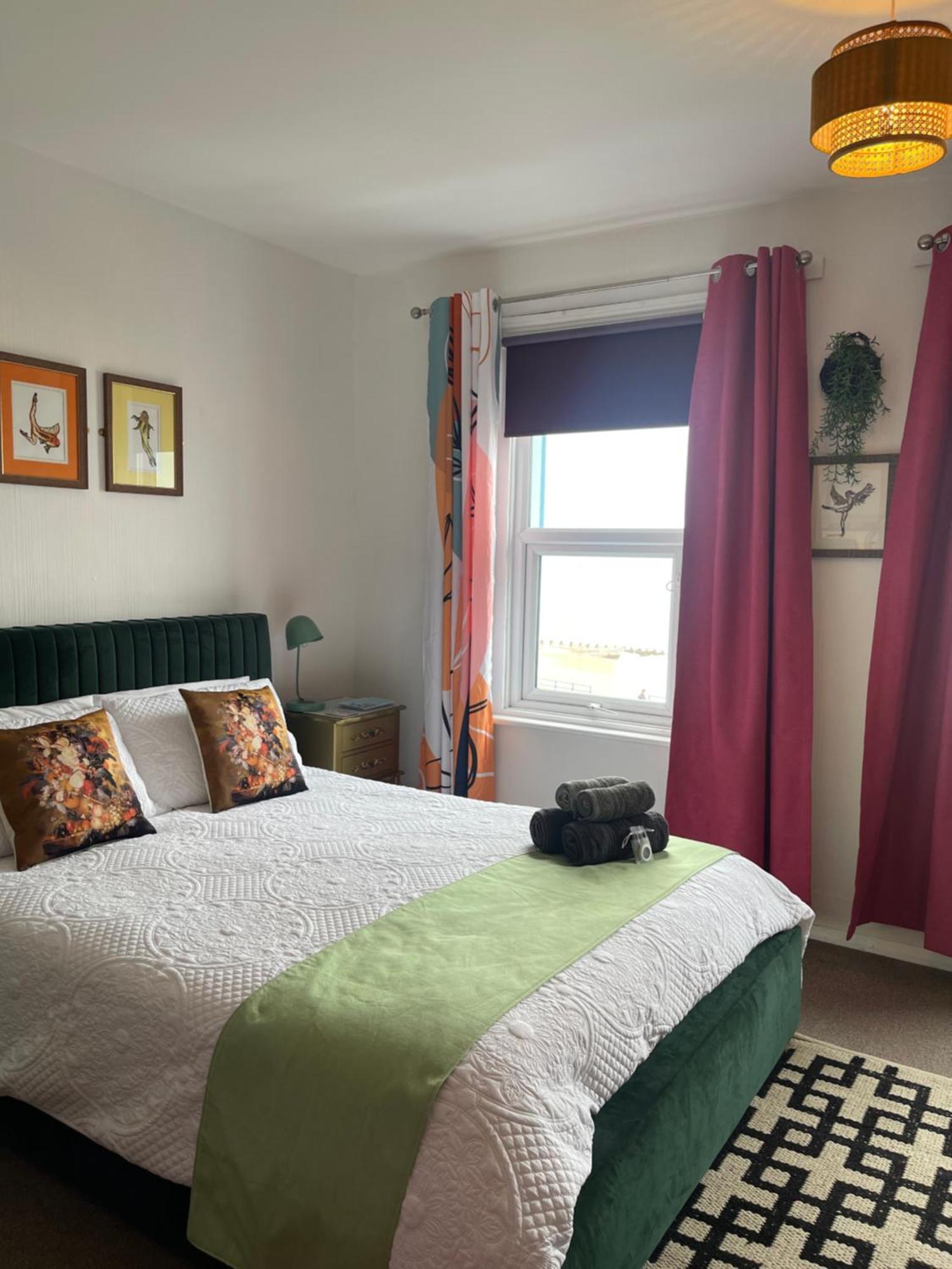 "The Quirky" Seafront Apartment Eastbourne Exterior photo